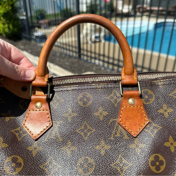 Louis Vuitton Monogram Speedy 30 Boston Handbag - Picture 9 of 12